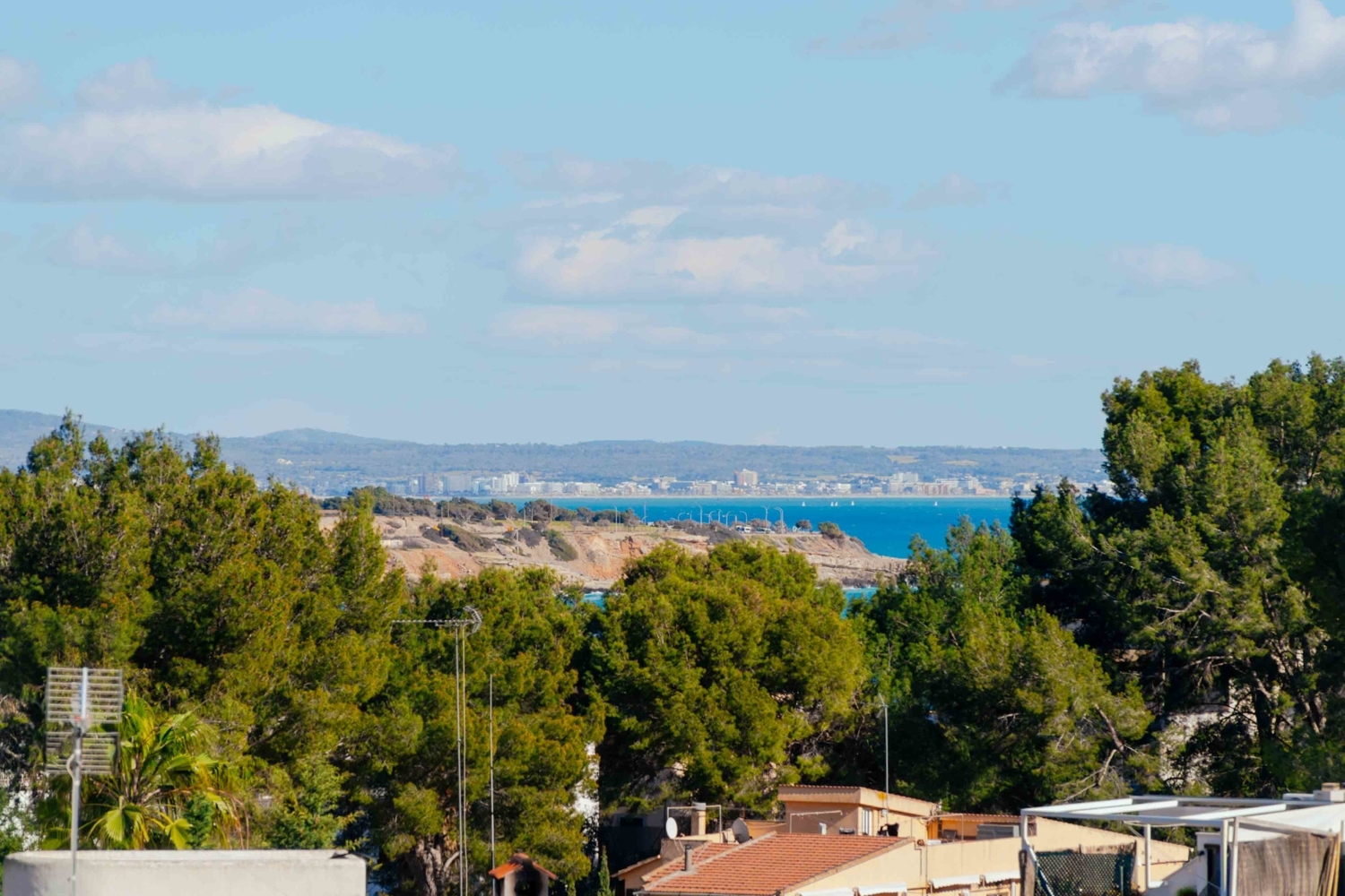 Planta baja con garaje y jardín privado en Sant Agustí