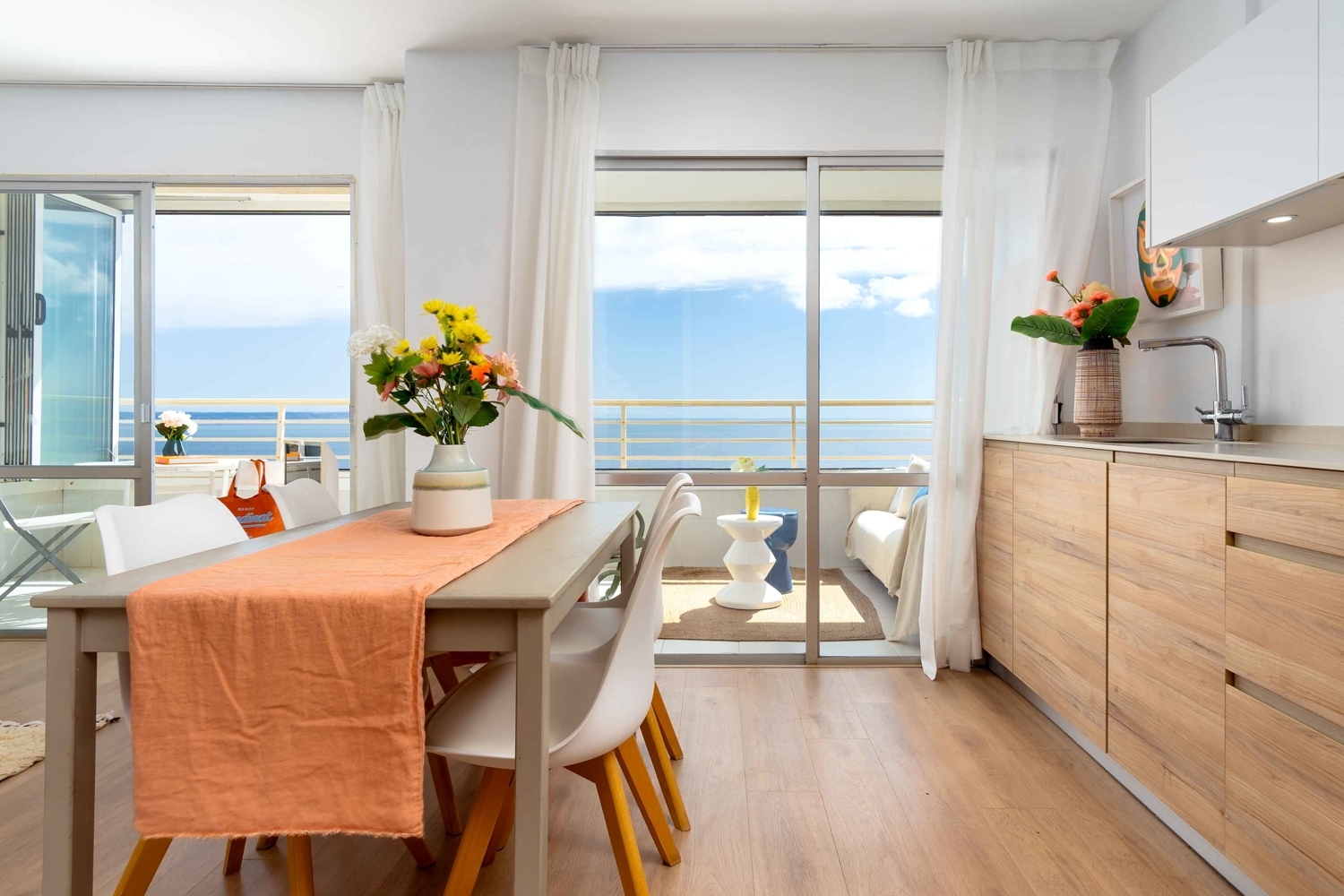 ATEMBERAUBENDE WOHNUNG AM MEER MIT SPEKTAKULÄREM BLICK