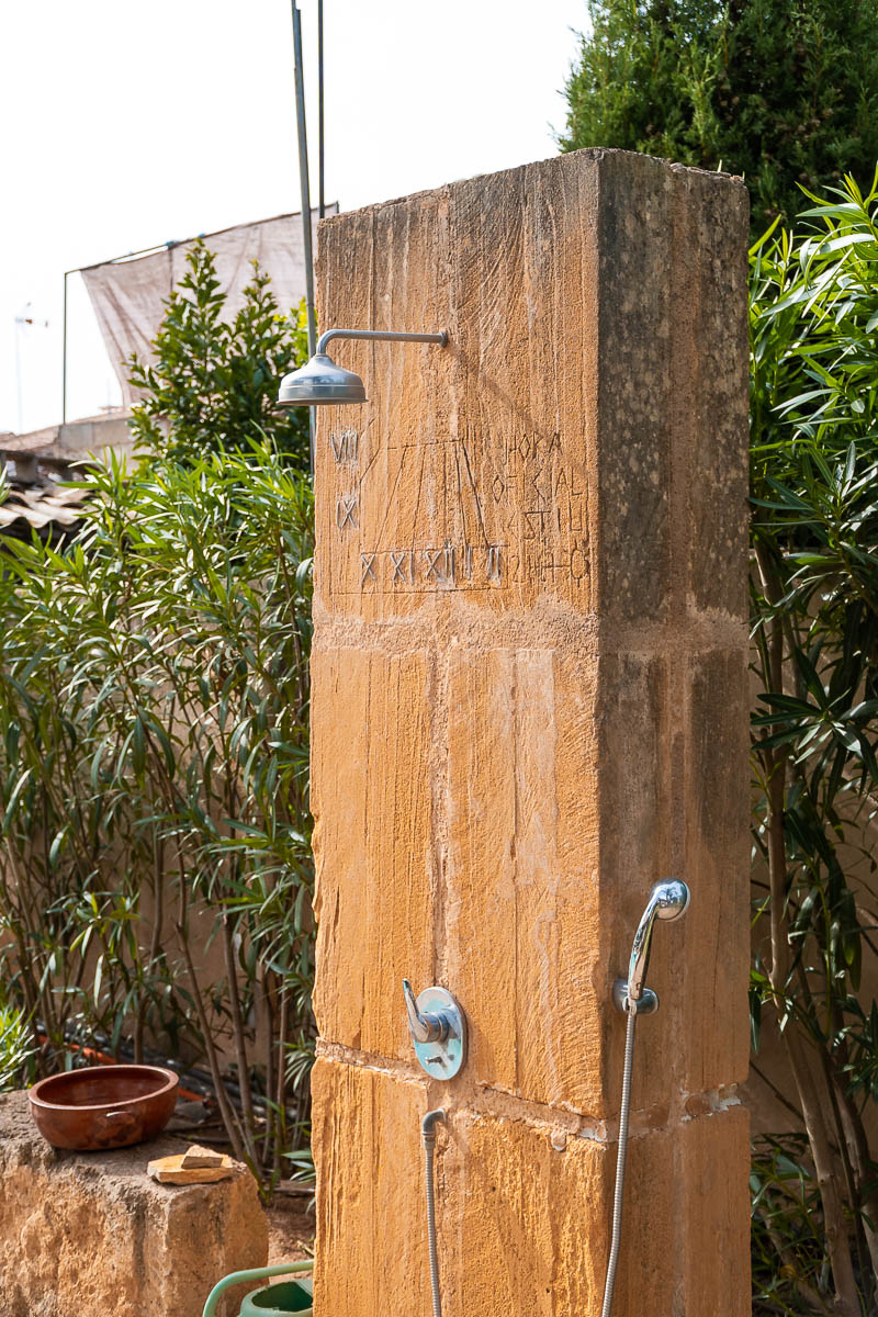 CHARMANTES HAUS MIT GARTEN, POOL UND 2 GÄSTEHÄUSERN