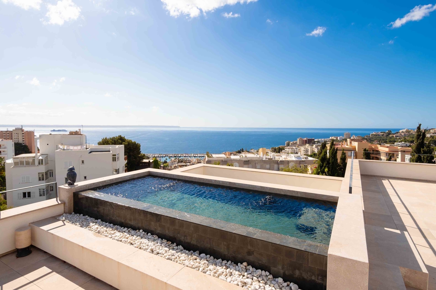 Ático en San Agustín con vistas al mar y privada