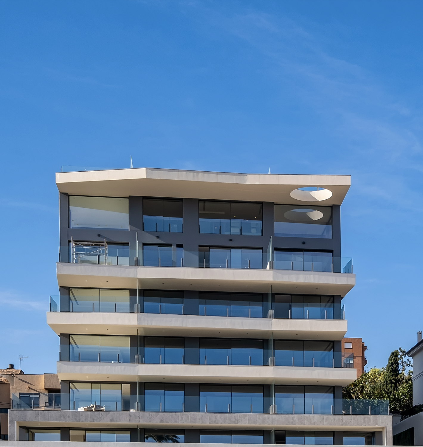 LUXURIÖSER NEUBAU IN PALMA DIREKT AM MEER